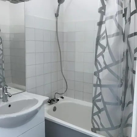 Apartamento Bright With Balcony